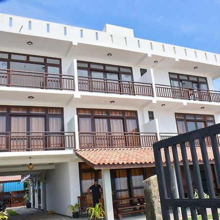 Arrow Beach Resort Boossa Bagian luar foto