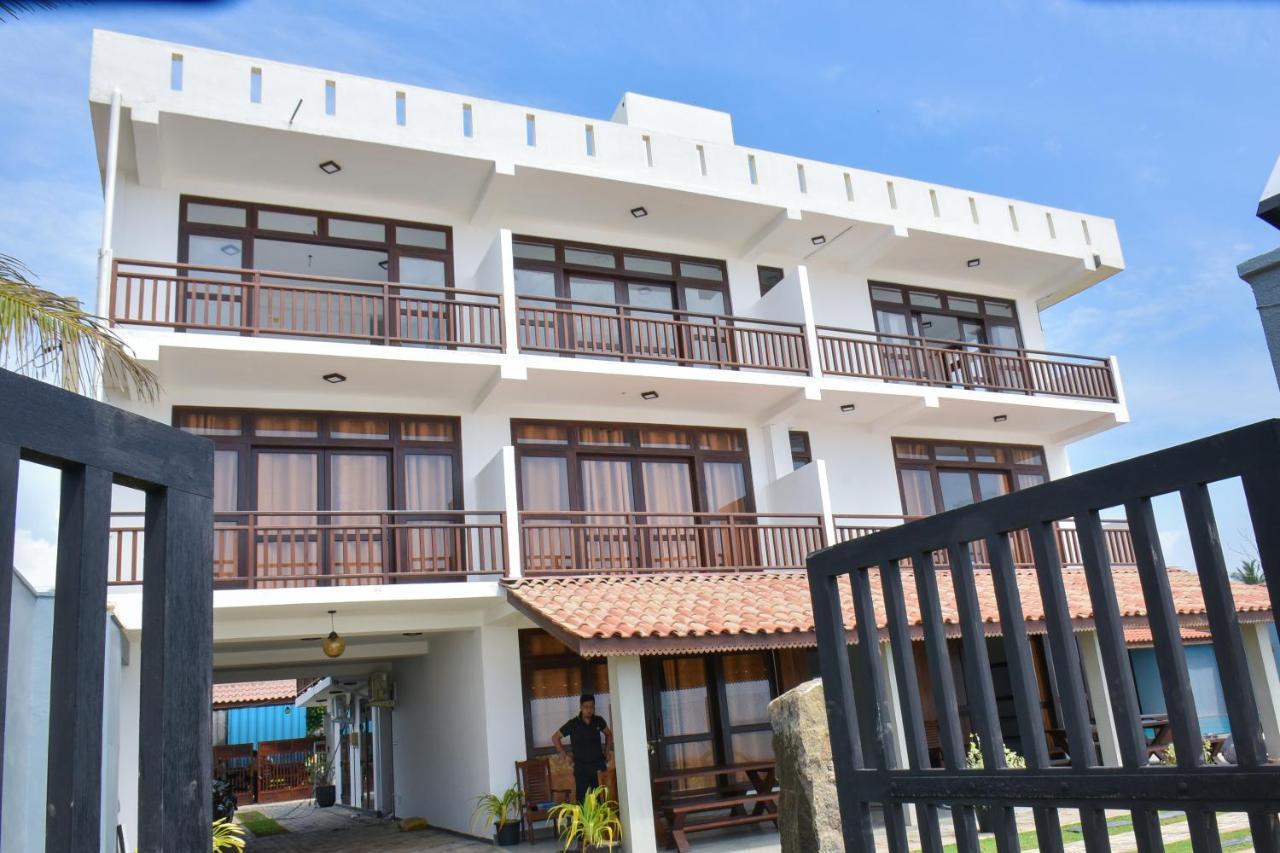 Arrow Beach Resort Boossa Bagian luar foto